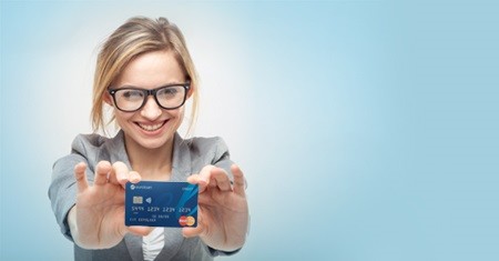Euroloan MasterCard luottokortti esittelyn ja tietojen kanssa